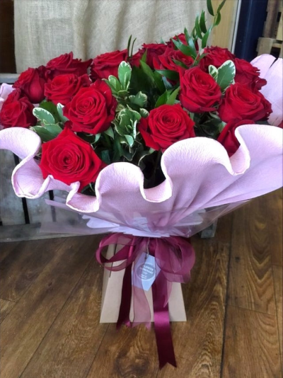 True Love - 24 only the best tall red roses and foliage, handtied, wrapped in hand crimped crepe and presented in a box.

 

Each and every display is one-of-a-kind, created by an artisan florist using the most beautiful and fresh stems available on the day so, whilst your gift may look different to the one pictured, we do guarantee that your specific arrangement will be fresh, beautiful and that your recipient will love it!