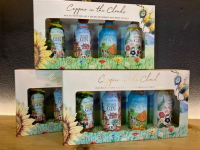 Copper in the Clouds Gift Pack - Copper in the Clouds Gift Pack

 

4 x 5cl - Marmalade, Lychee & Raspberry, Flower Bomb, Mango & Black Pepper

 

Marmalade 41%

Lychee and raspberry 40%

Flower bomb 40%

Mango and black pepper 43%