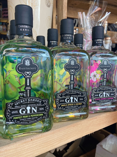 Raisthorpe Secret Garden Gin - Unlock the wonderful flavours of Raisthorpe’s range of Gin in a bottle that lights up to add to your magical experience.

This hand crafted gin has delicious flavours just the right balance of juniper and secret botanicals.

Distilled in the traditional way in small batches using water from the mystic underwater streams of the Gypsey springs on the Yorkshire Wolds, it's a magical gin experience.

40% abv 70cl 

Flavours:- Perfect Pear and peppercorn, Angelic apricot and coconut, Blissful Bramble and saffron