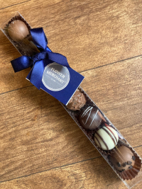 Chocolate Truffles - An assortment of filled Milk, Dark and White chocolates truffles.

Please note these may contain the following
Milk, Eggs, Hazelnuts, Soya, Whey, Almonds, Wheat and Alcohol. May also contain traces of other Tree nuts